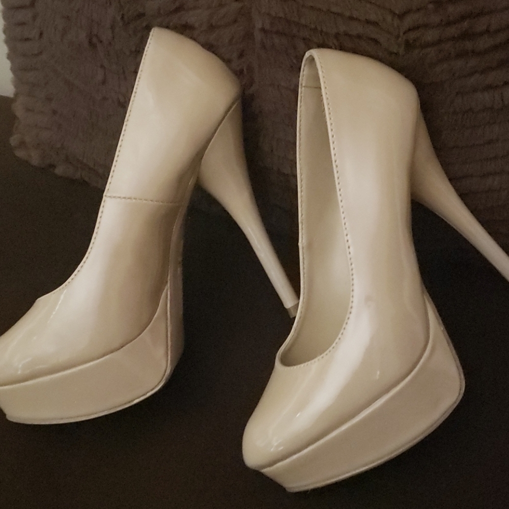 Shoes - Picture 2 of 3